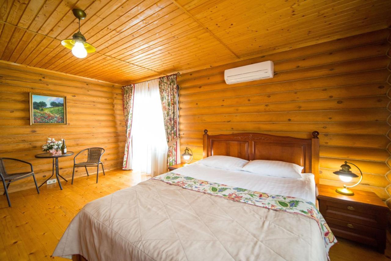 Hotel Комплекс Відпочинку Пампушка & Подушка Burlach'ya Balka Esterno foto