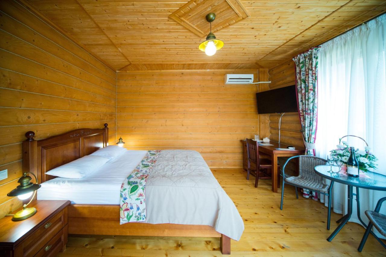 Hotel Комплекс Відпочинку Пампушка & Подушка Burlach'ya Balka Esterno foto