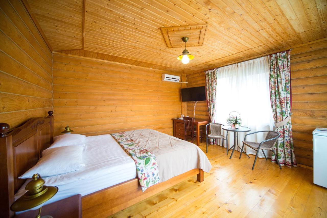 Hotel Комплекс Відпочинку Пампушка & Подушка Burlach'ya Balka Esterno foto