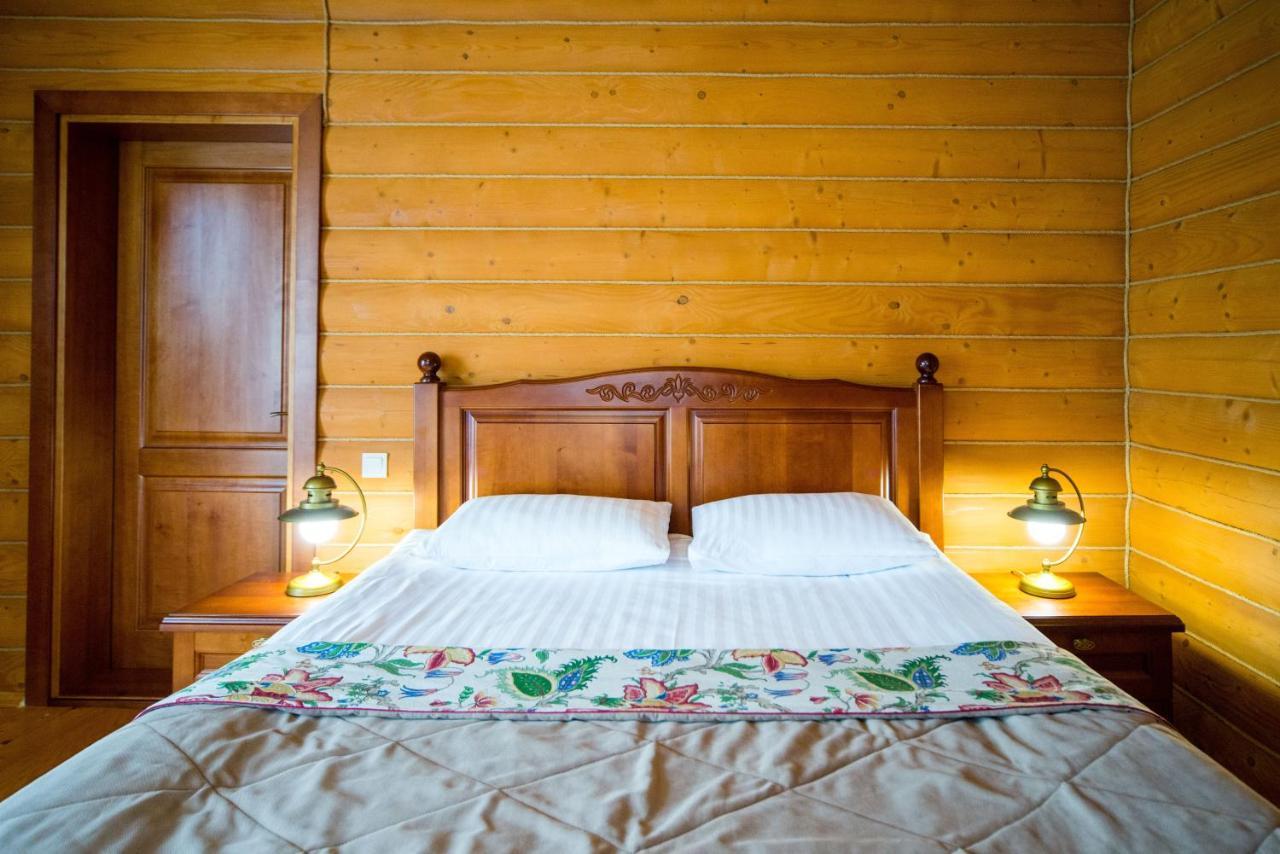 Hotel Комплекс Відпочинку Пампушка & Подушка Burlach'ya Balka Esterno foto