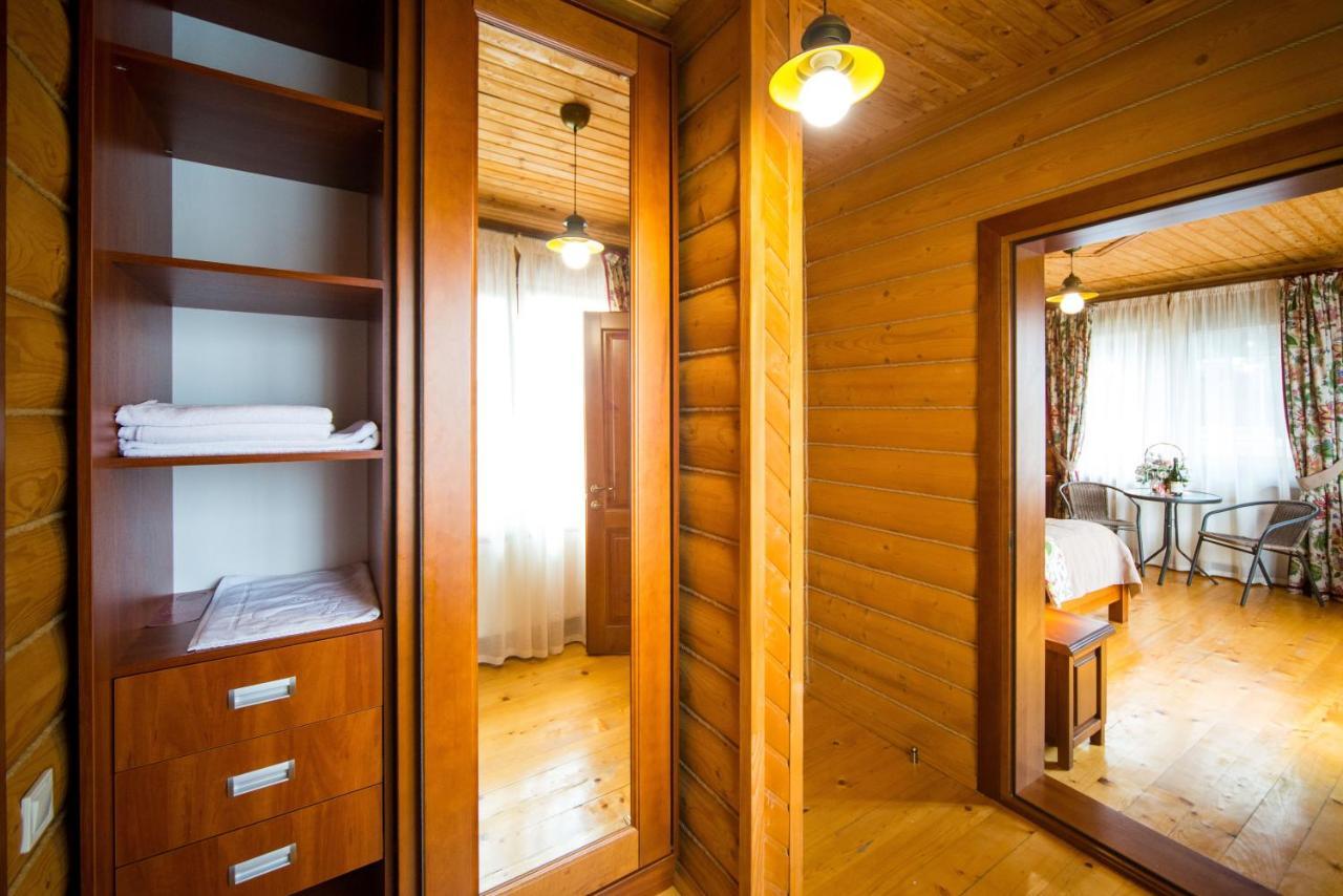 Hotel Комплекс Відпочинку Пампушка & Подушка Burlach'ya Balka Esterno foto