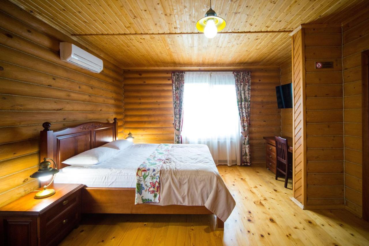 Hotel Комплекс Відпочинку Пампушка & Подушка Burlach'ya Balka Esterno foto