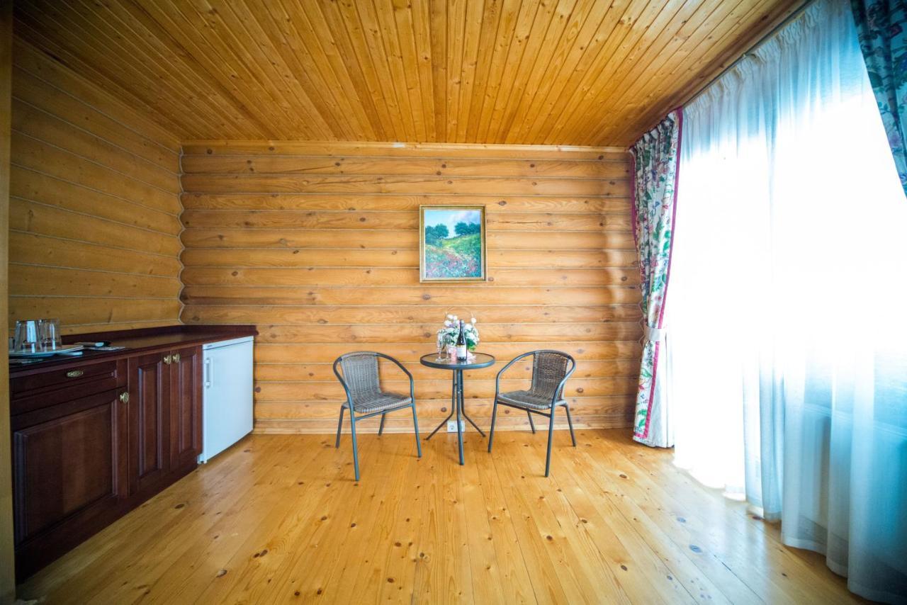 Hotel Комплекс Відпочинку Пампушка & Подушка Burlach'ya Balka Esterno foto