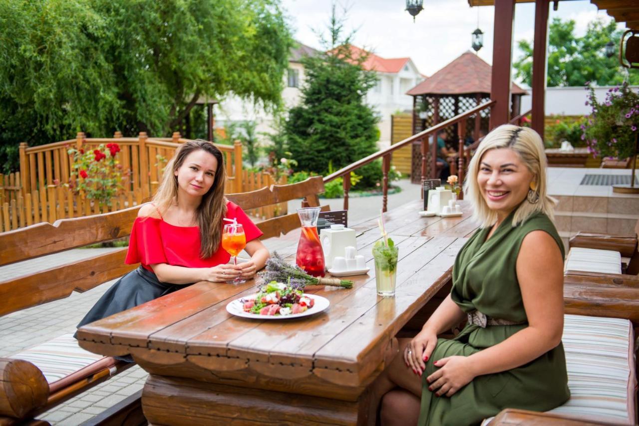 Hotel Комплекс Відпочинку Пампушка & Подушка Burlach'ya Balka Esterno foto