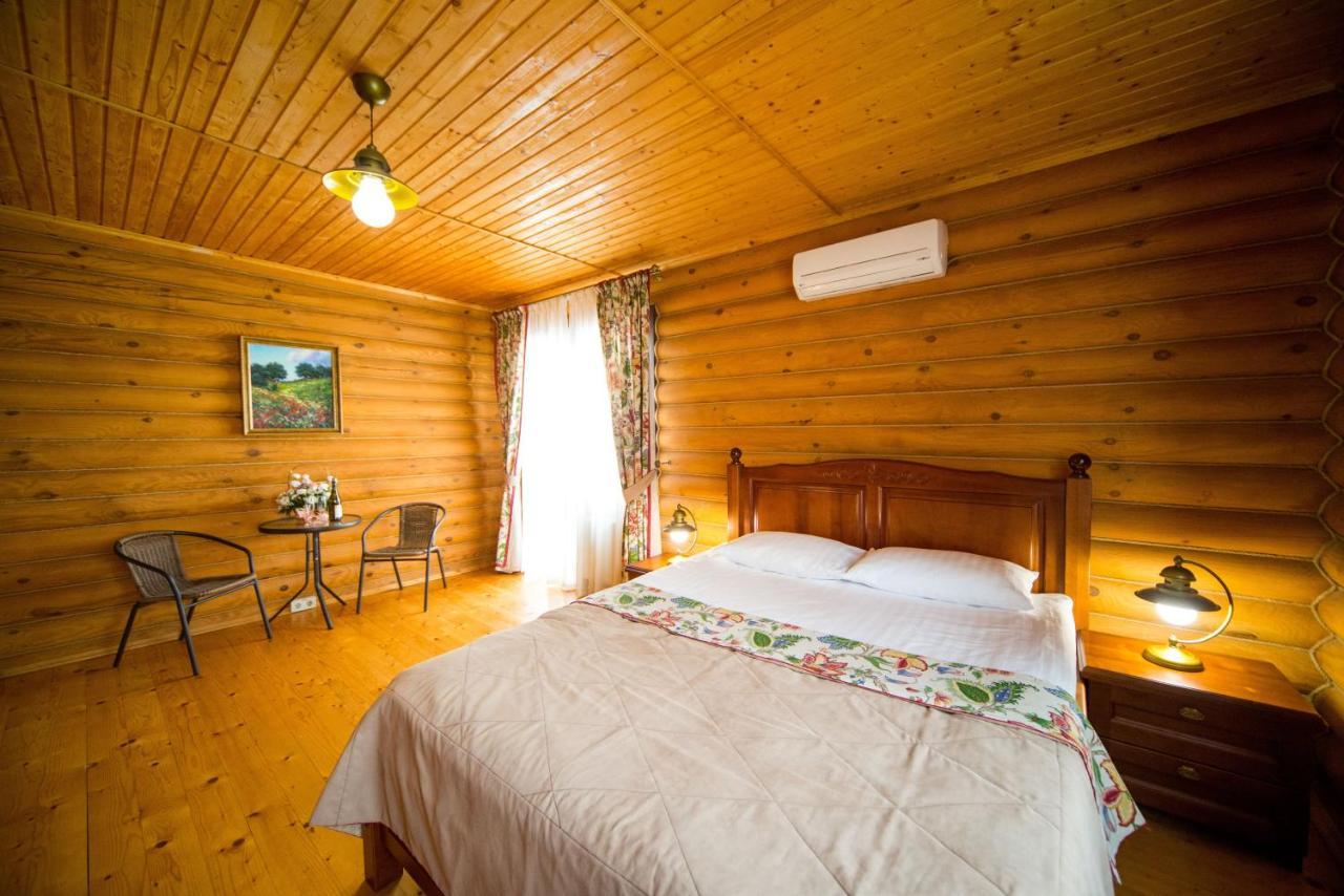 Hotel Комплекс Відпочинку Пампушка & Подушка Burlach'ya Balka Esterno foto