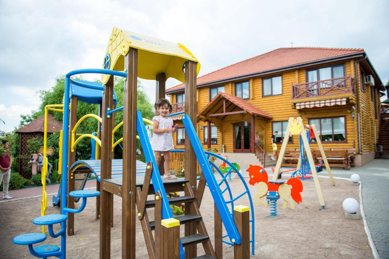 Hotel Комплекс Відпочинку Пампушка & Подушка Burlach'ya Balka Esterno foto