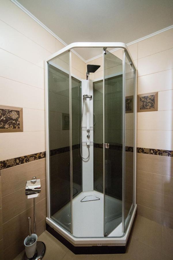 Hotel Комплекс Відпочинку Пампушка & Подушка Burlach'ya Balka Esterno foto