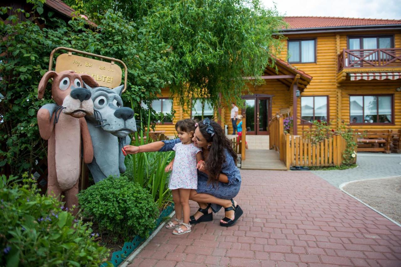 Hotel Комплекс Відпочинку Пампушка & Подушка Burlach'ya Balka Esterno foto
